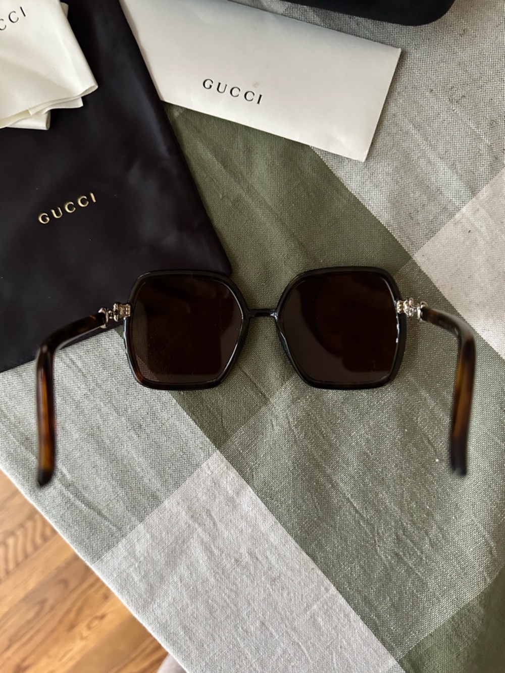 Gucci Sunglasses - Picture 8 of 17
